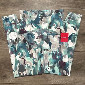 Spanx‎ Booty Boost Pink Green Camo Contoured Waist High Rise 7/8 Leggings XS